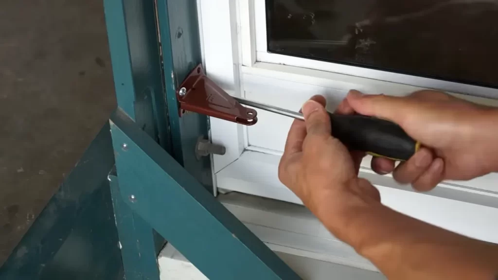 Benefits of installing a door closer on a storm door