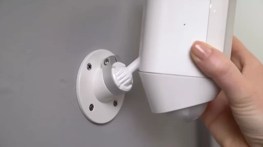 Charging And Mounting The Battery