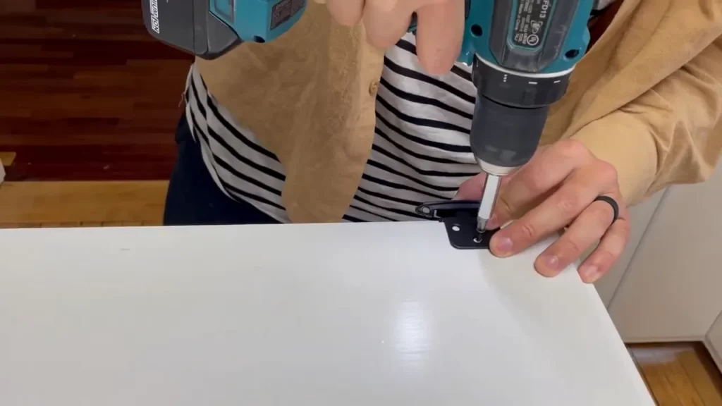 Explore the Benefits of Using These Hinges in Your Cabinets