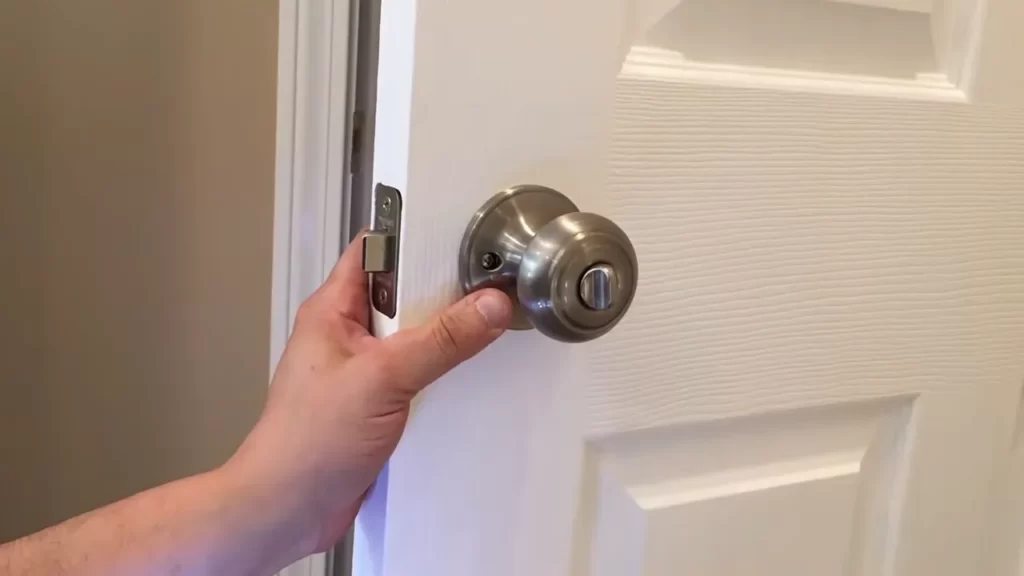 Factors to consider when selecting an interior door knob