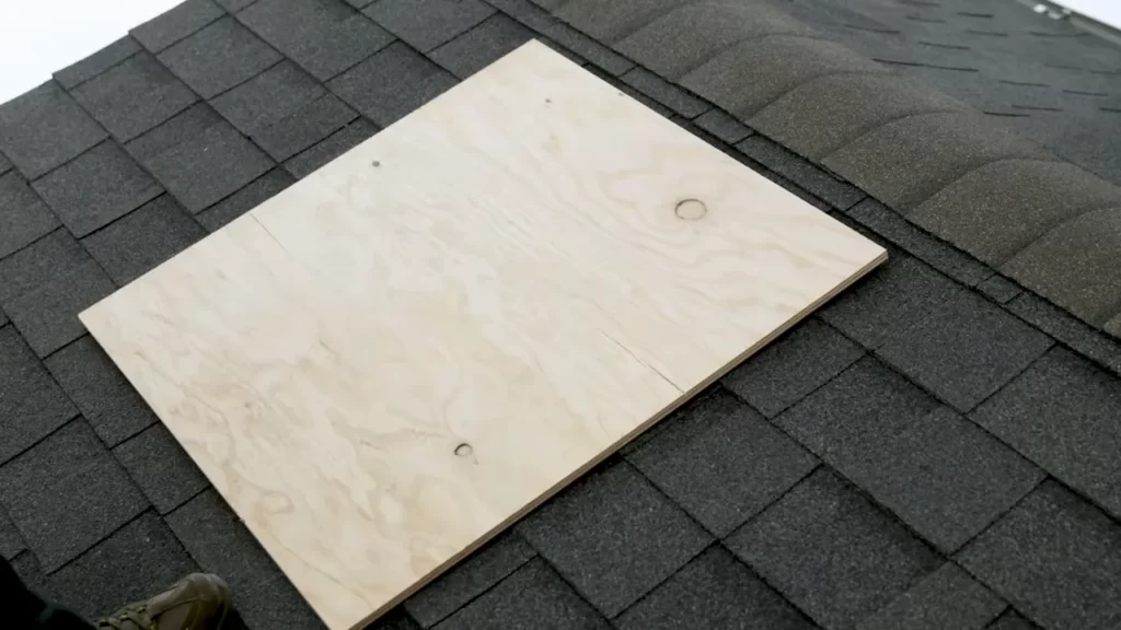 How to Efficiently Install a Tarp on Your Roof