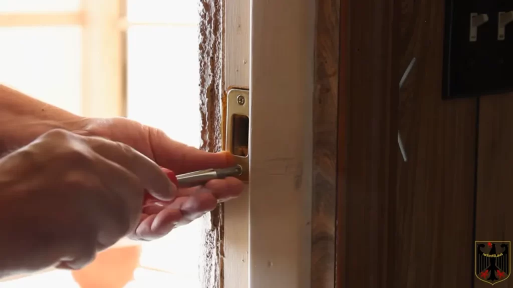 Measuring the door and marking the installation points