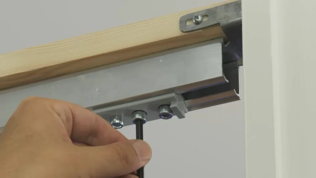 Removing the door from its hinges