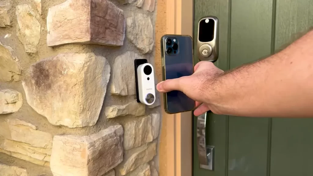 Unbox the Simplisafe Doorbell package