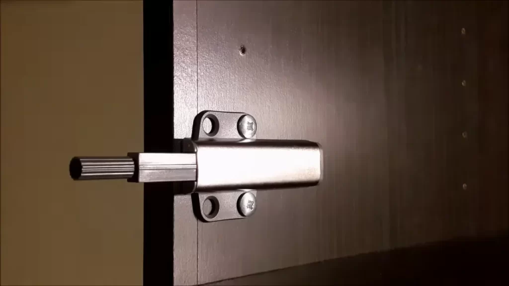 Aligning and mounting the hinge plates