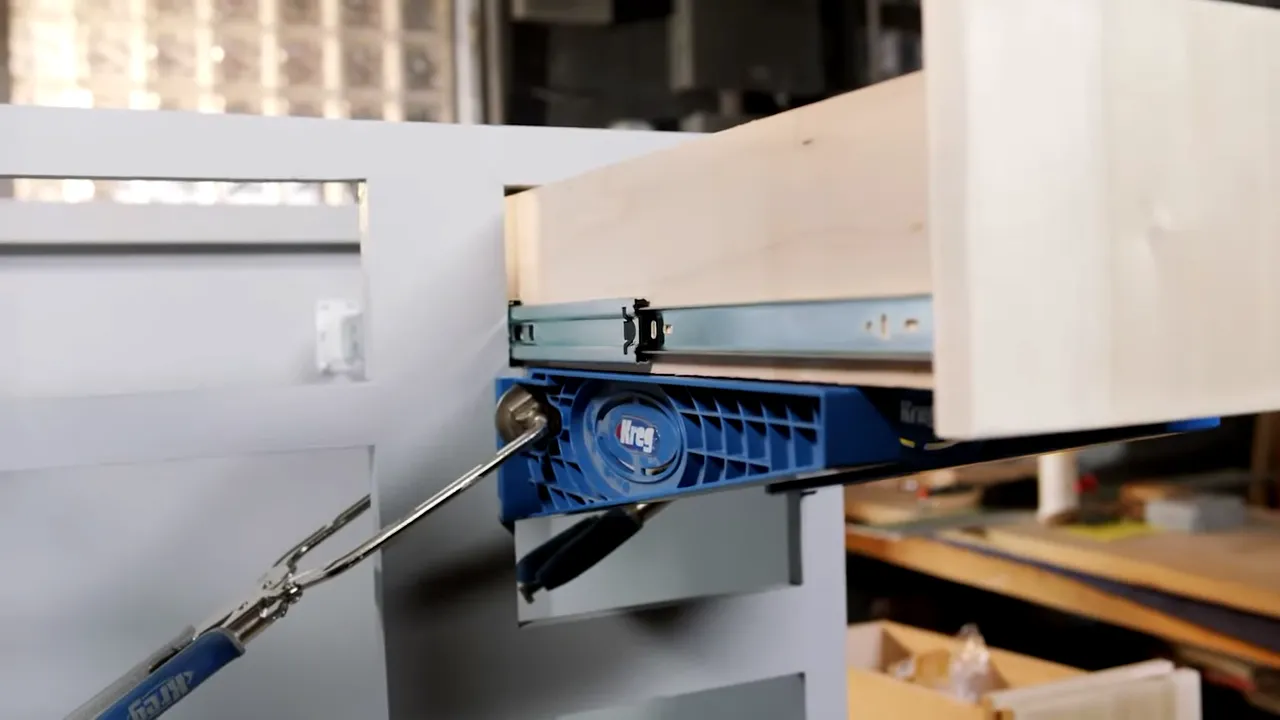 Choosing the appropriate size and type of drawer slides