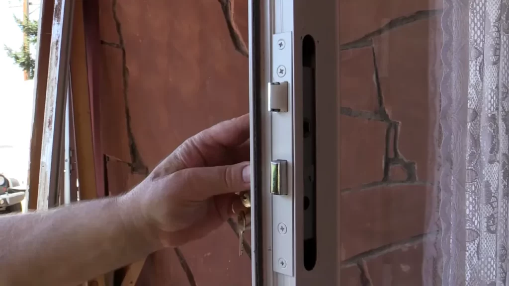 Factors to Consider When Selecting a Storm Door Handle With Lock