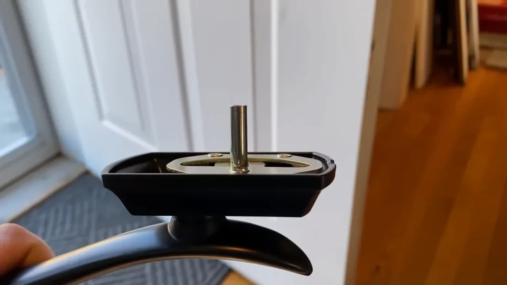 Factors to consider when choosing a door pull