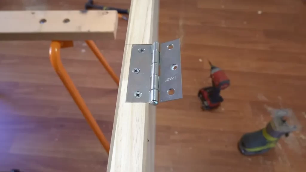 Measuring and marking the correct hinge positions on the door slab