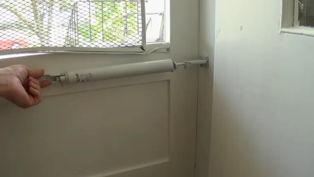 Connecting The Tube To Ensure Smooth Closing Action