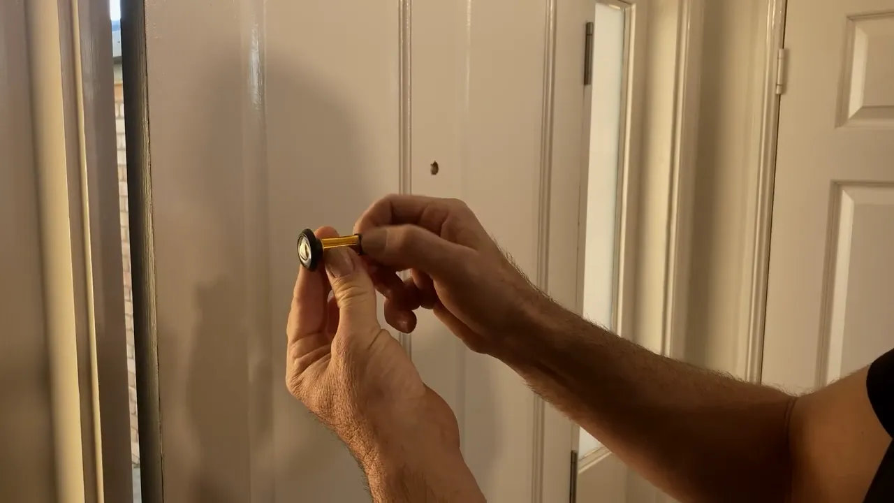 How Much Does It Cost To Put In A Peephole