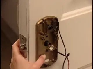 How To Install Your Schlage FE595 Keypad Entry Lock_000262781