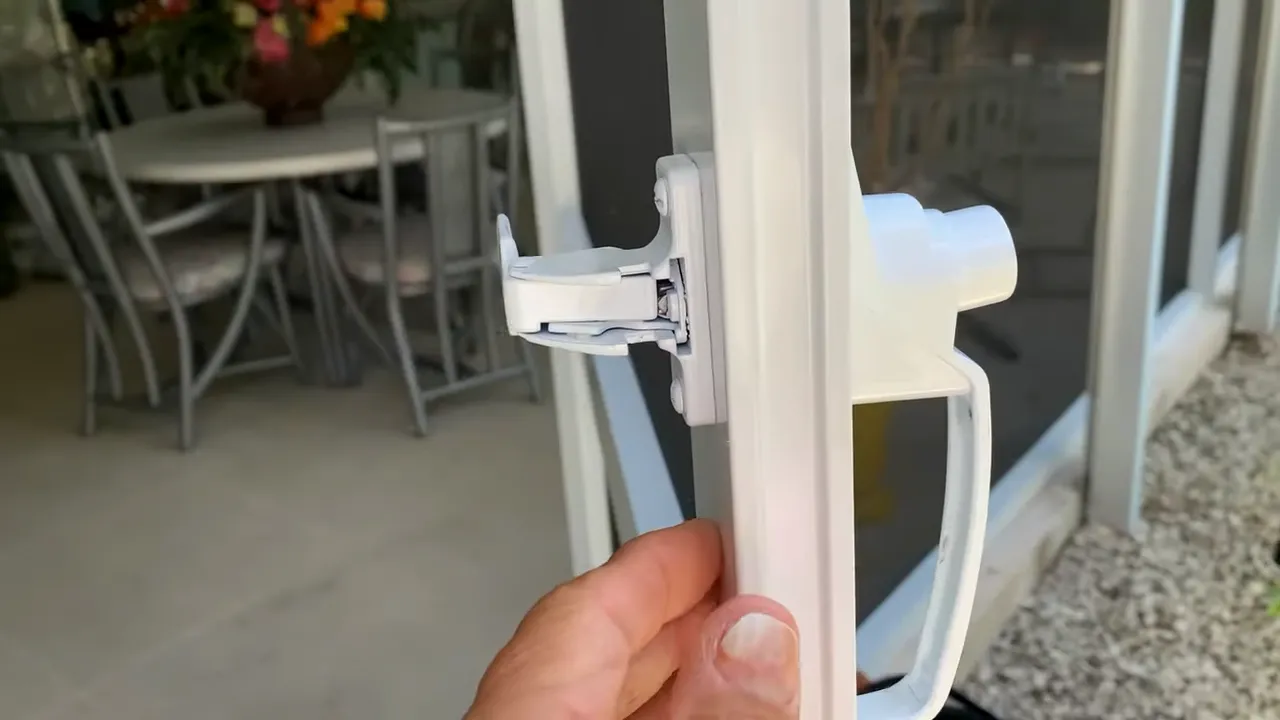 How to Easily Install a Screen Door Handle Step-by-Step Guide