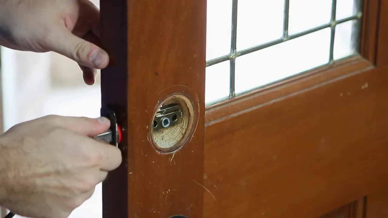 How to Install Smart Door Lock A Step-by-Step Guide to Enhance Home Security